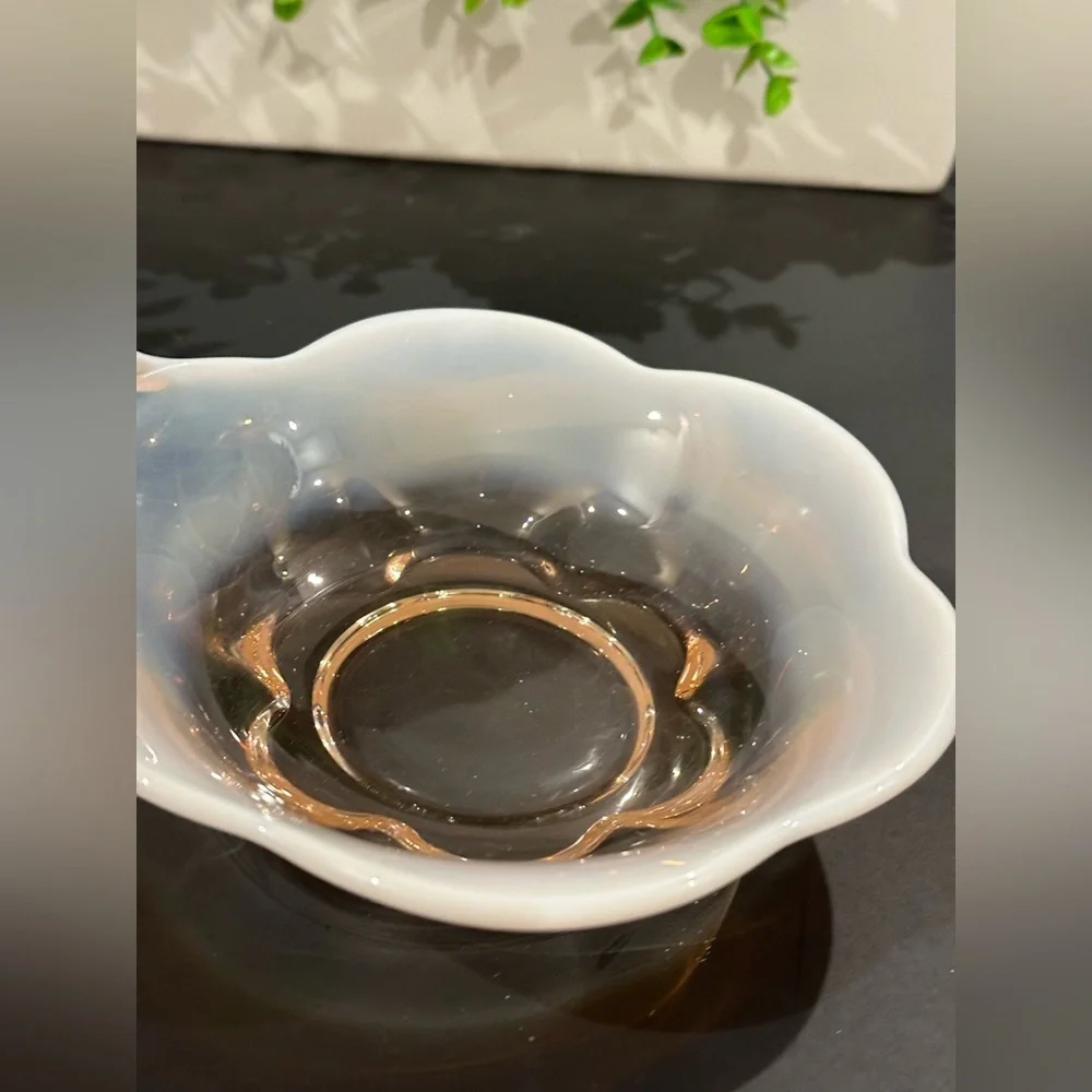 COPY - Vintage Duncan and Miller Pink Opalescent Trinket - Picture 4 of 10